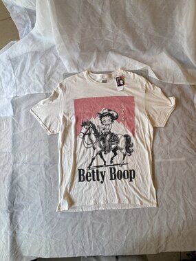 Betty Boop Cowgirl Graphic T-Shirt Natural Beige Size M NWT